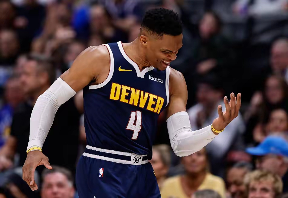 上海队力克76人,约基奇刷新纪录 上海队力克76人,约基奇刷新纪录