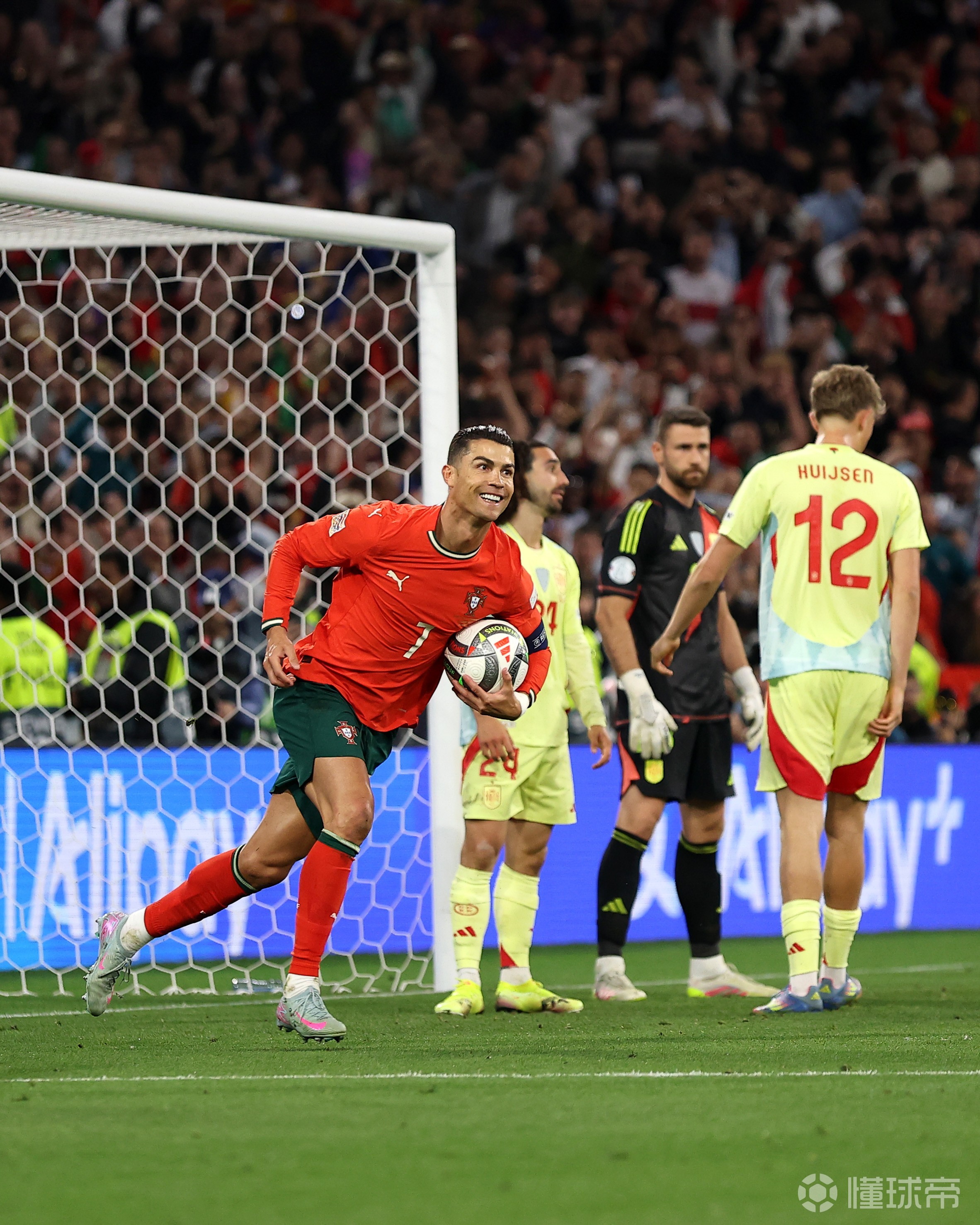 西班牙国家队发挥出色，取得重要胜利的简单介绍