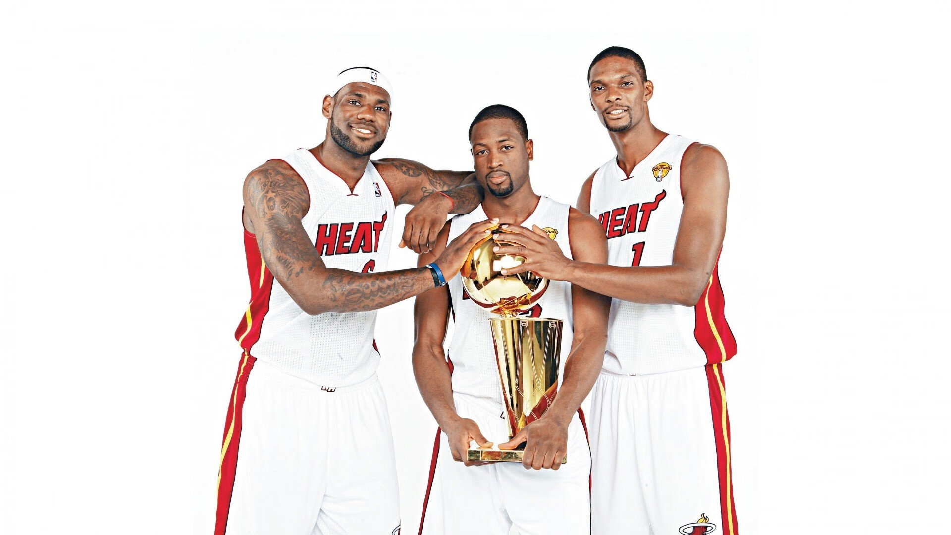 赛道与球场，双线逆转的竞技美学