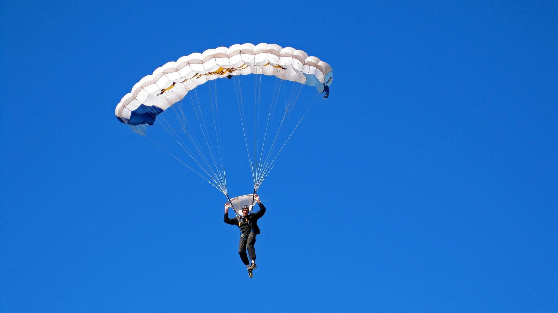 米切尔狂飙破纪录之夜，爵士上演惊天逆转终结山东连胜